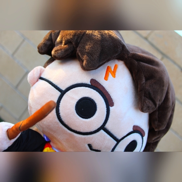 ✨🆕✨ Harry Potter. Seasonal Plush Room Décor - Picture 2 of 11